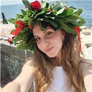 Laureata in Relazioni Internazionali offre lezioni di Storia